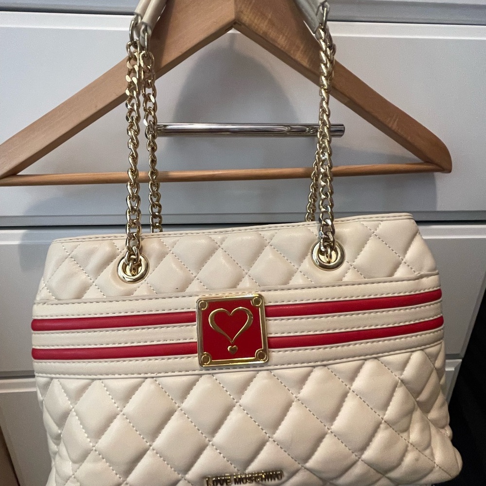 Love Moschino Cream Quilted Shoulder Bag with Red Stripe Detail